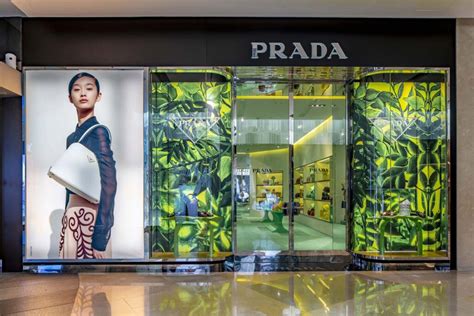 strategia merchandising prada|prada italia.